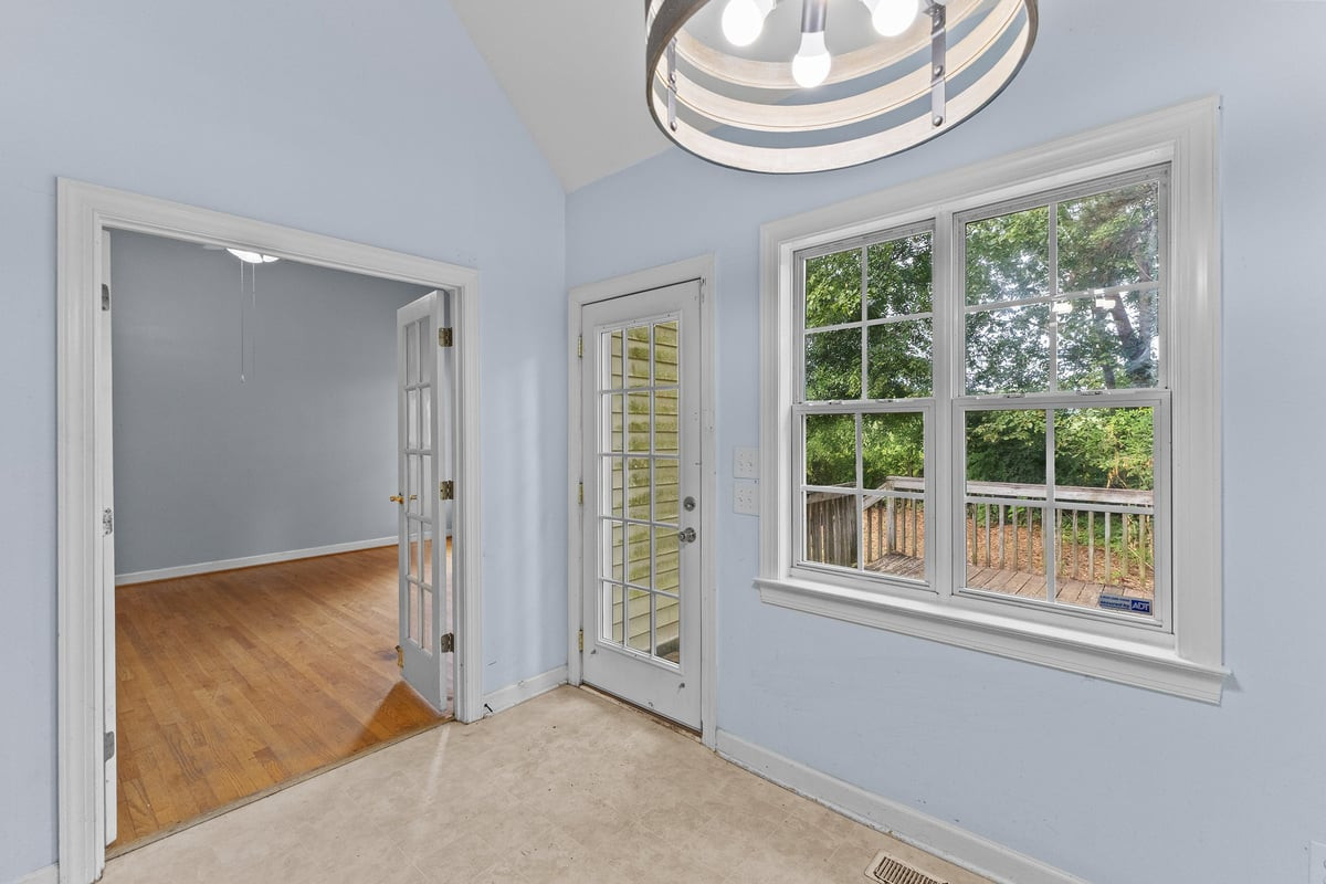 112 Day Lane Property Photo 21