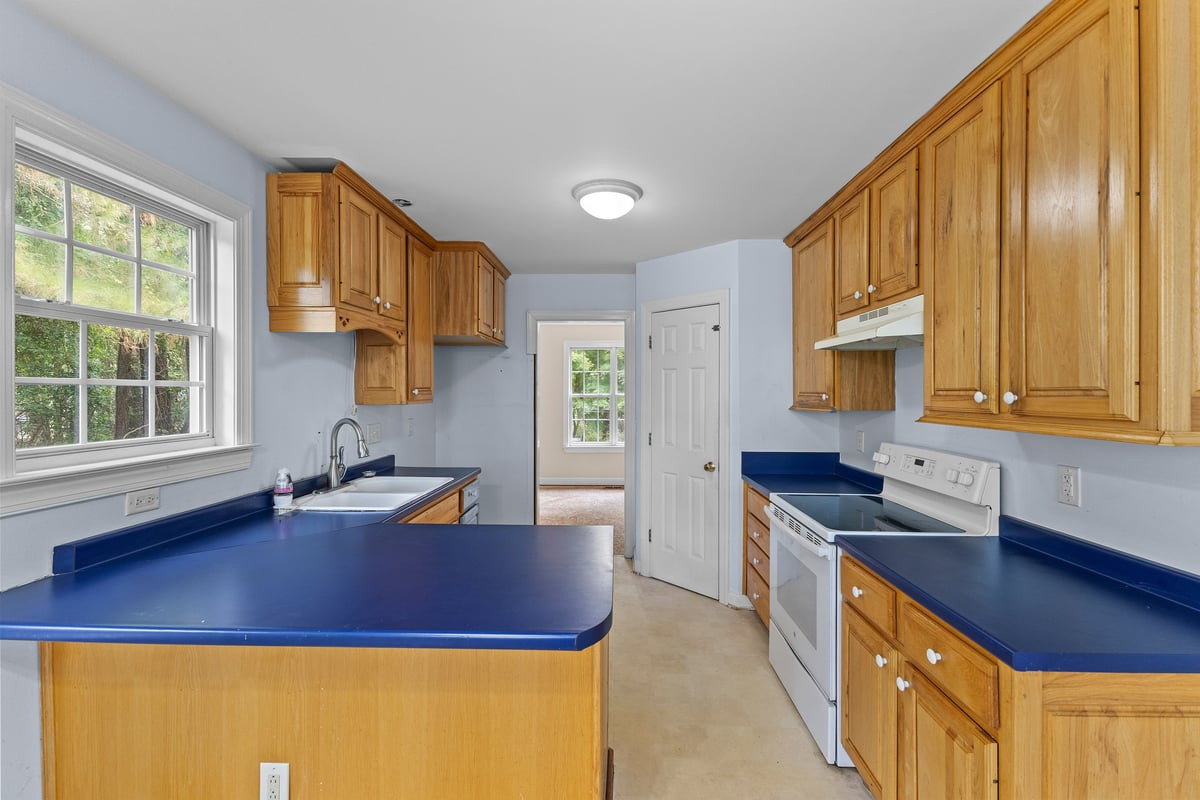 112 Day Lane Property Photo 23