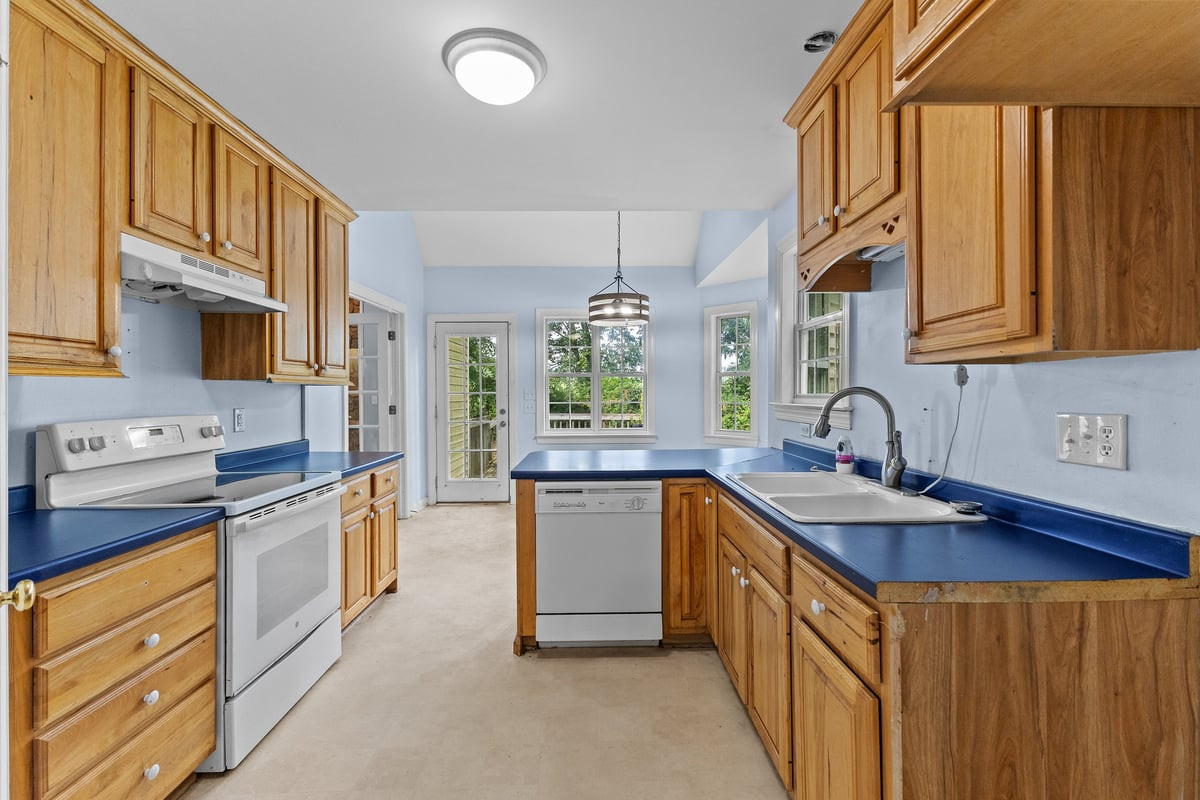 112 Day Lane Property Photo 26