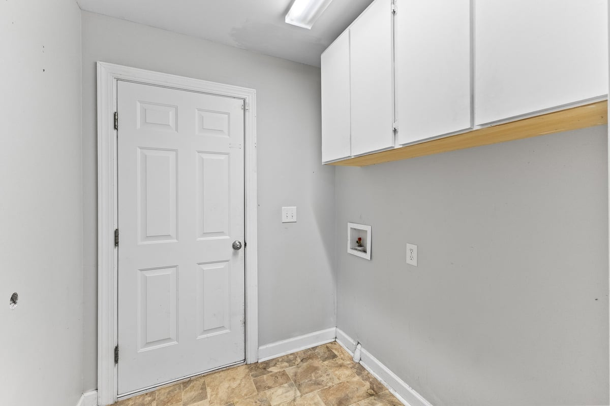 112 Day Lane Property Photo 27