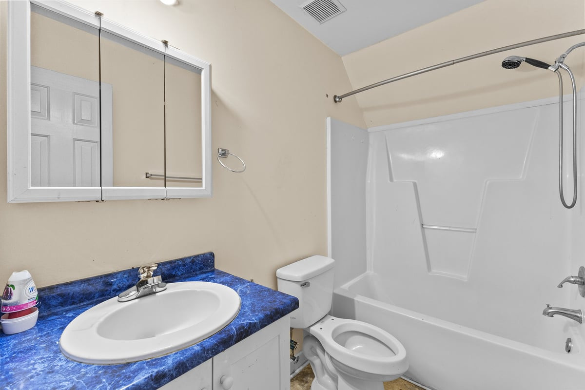 112 Day Lane Property Photo 41