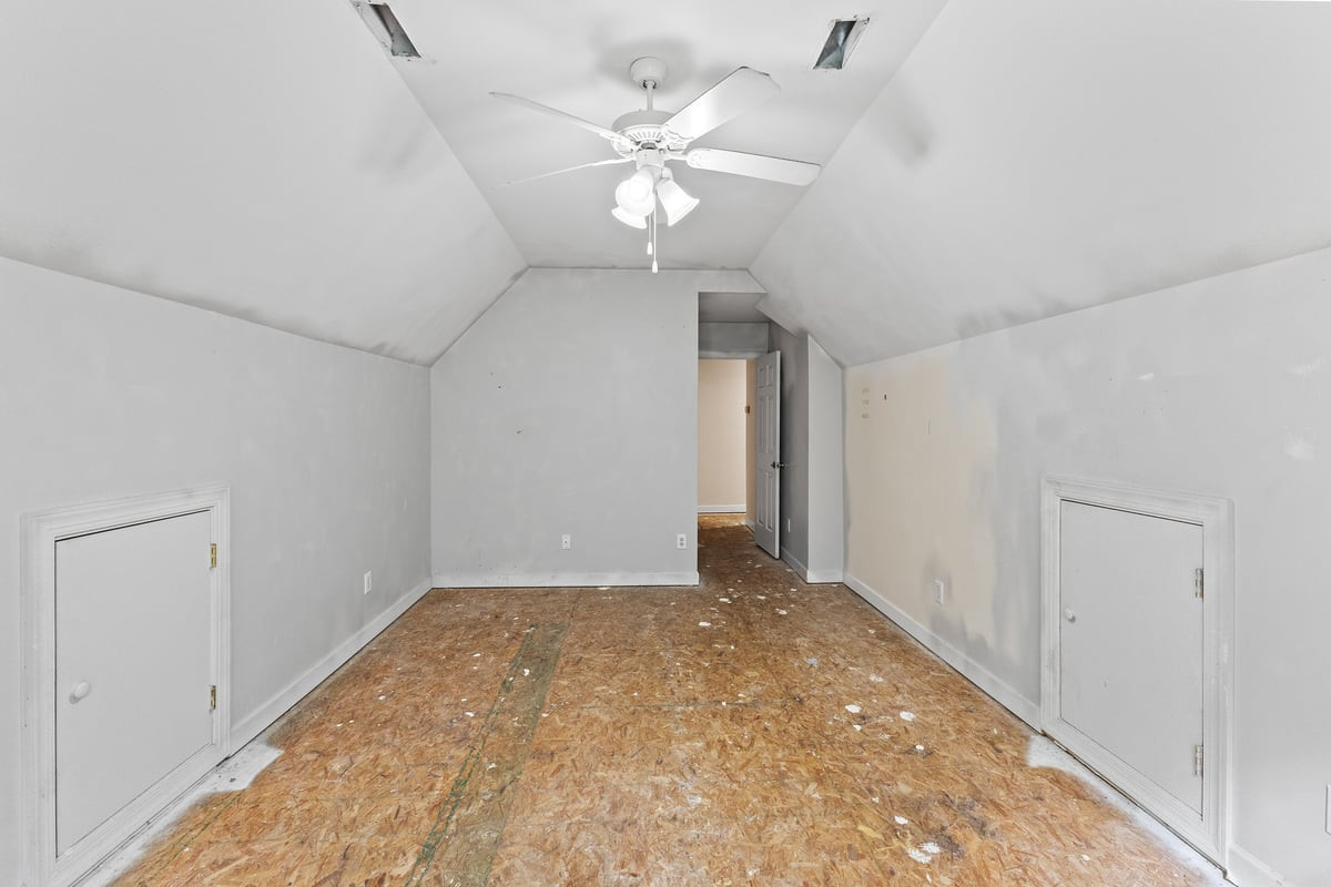 112 Day Lane Property Photo 46