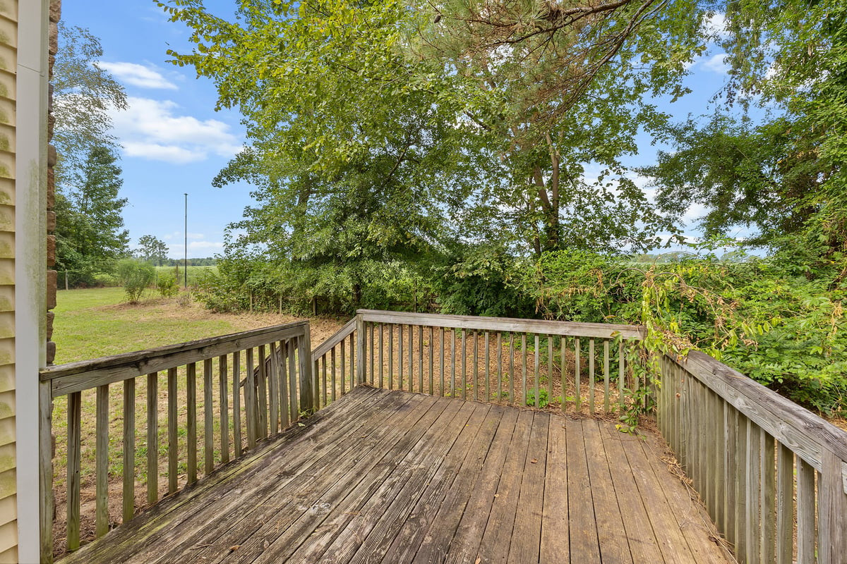 112 Day Lane Property Photo 54