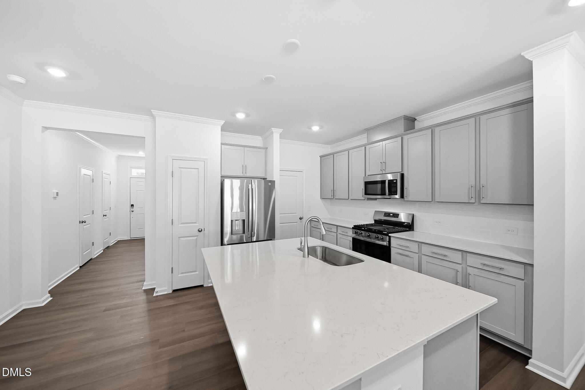 207 Tree Moss Court Property Photo 8