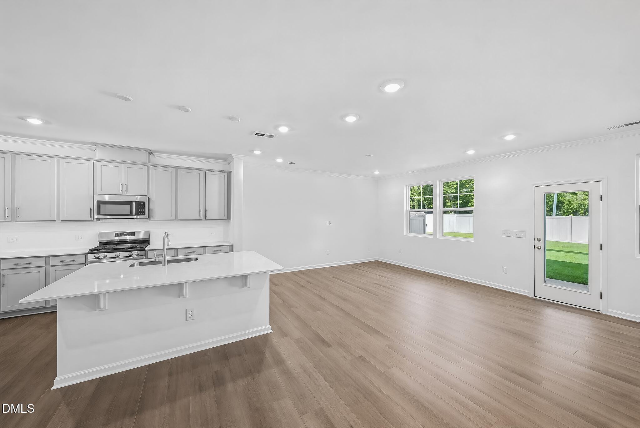 207 Tree Moss Court Property Photo 10