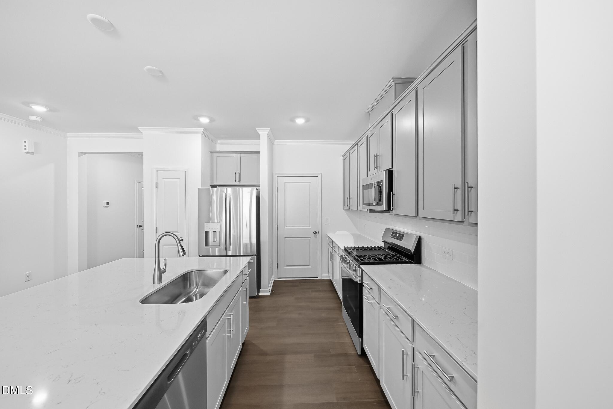 209 Tree Moss Court Property Photo 6