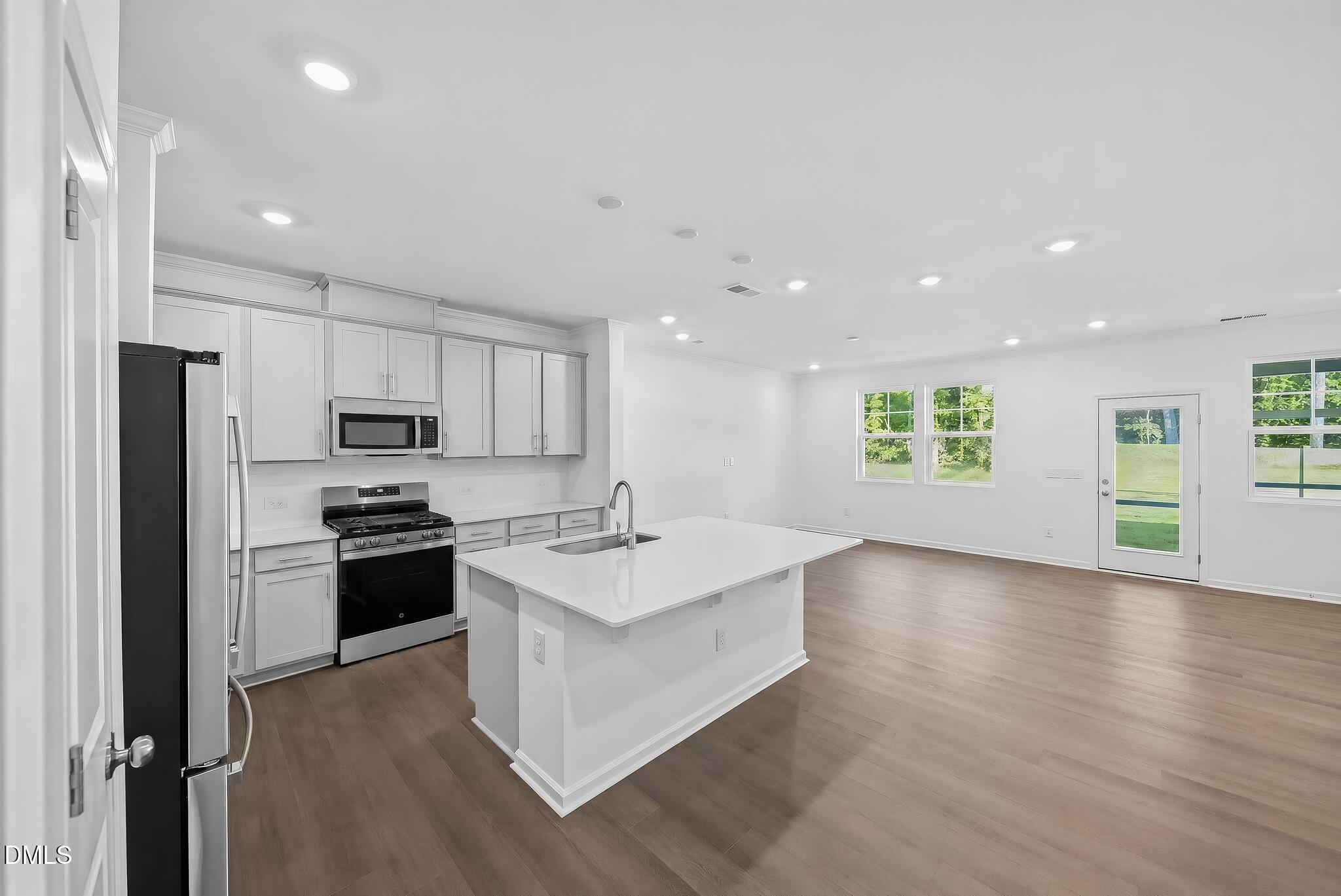 209 Tree Moss Court Property Photo 9