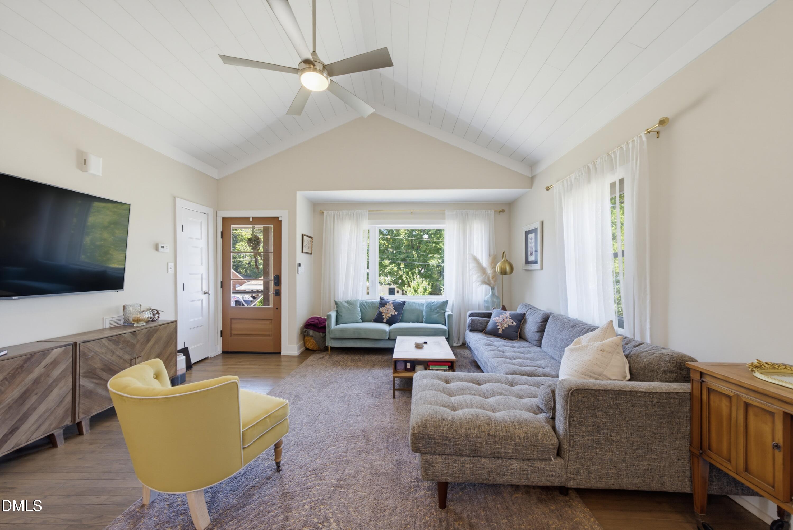 601 Quarry Street Property Photo 6