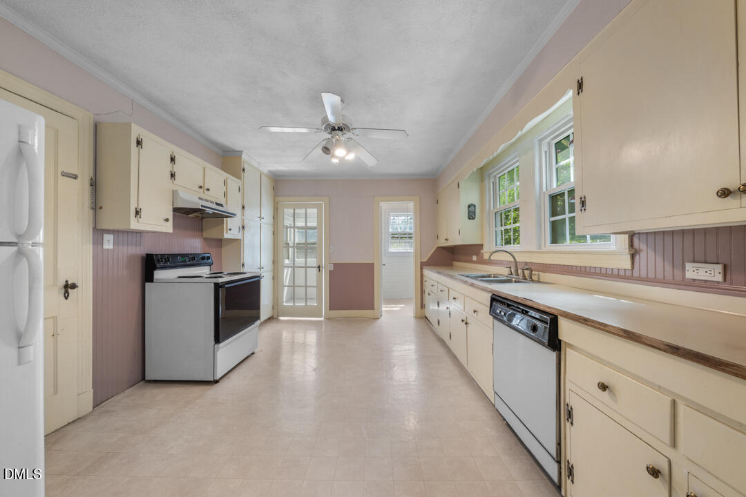 101 Gresham Avenue Property Photo 12