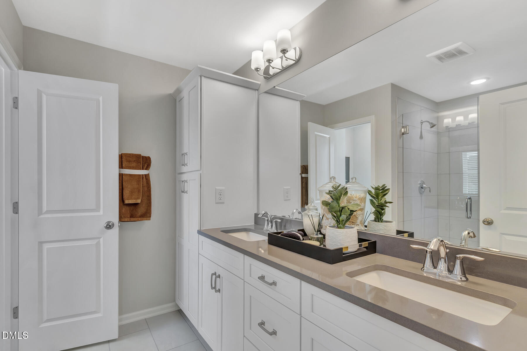 9042 Hazy Jade Way Property Photo 11