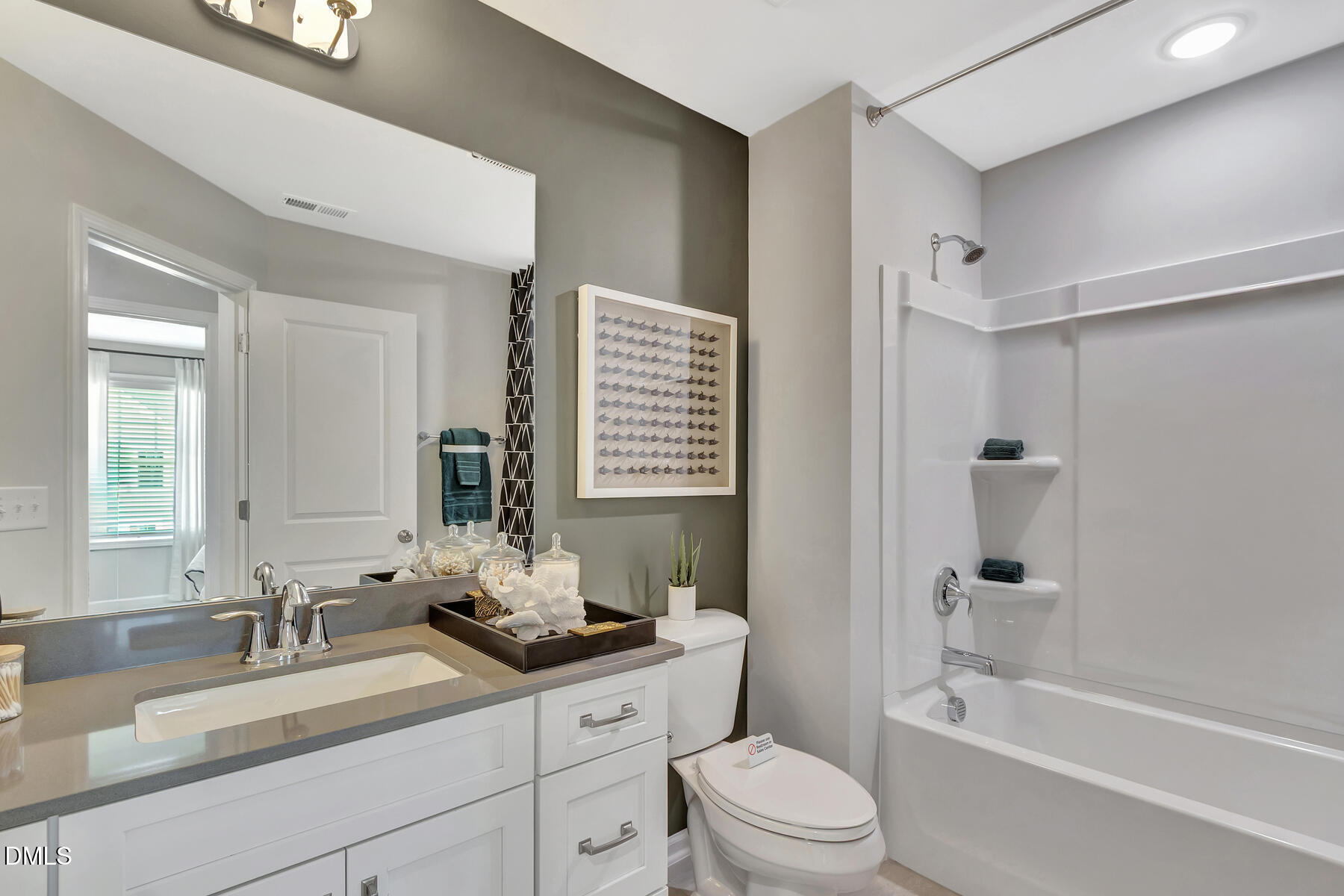 9042 Hazy Jade Way Property Photo 16