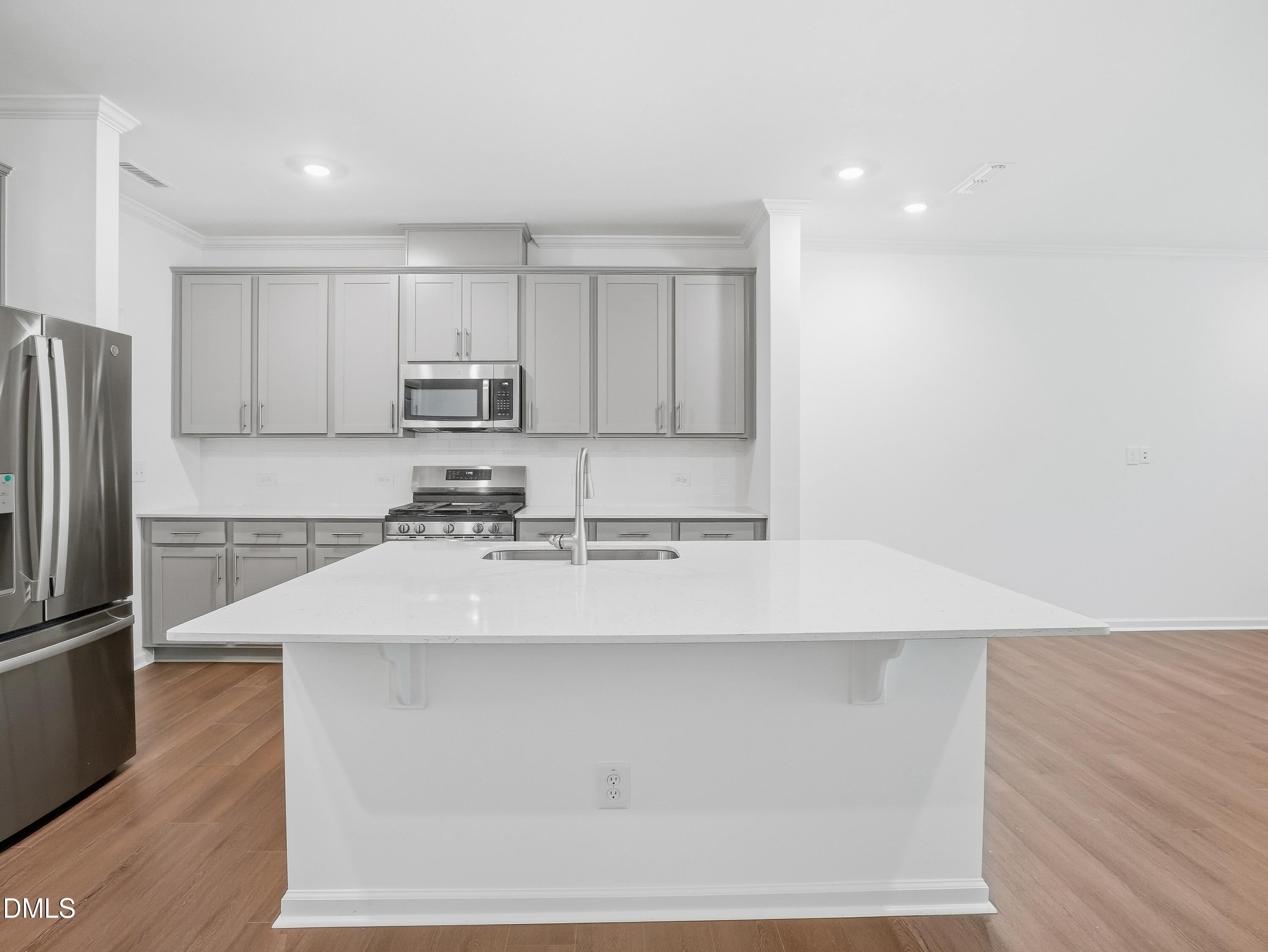 214 Deercroft Drive Property Photo 6