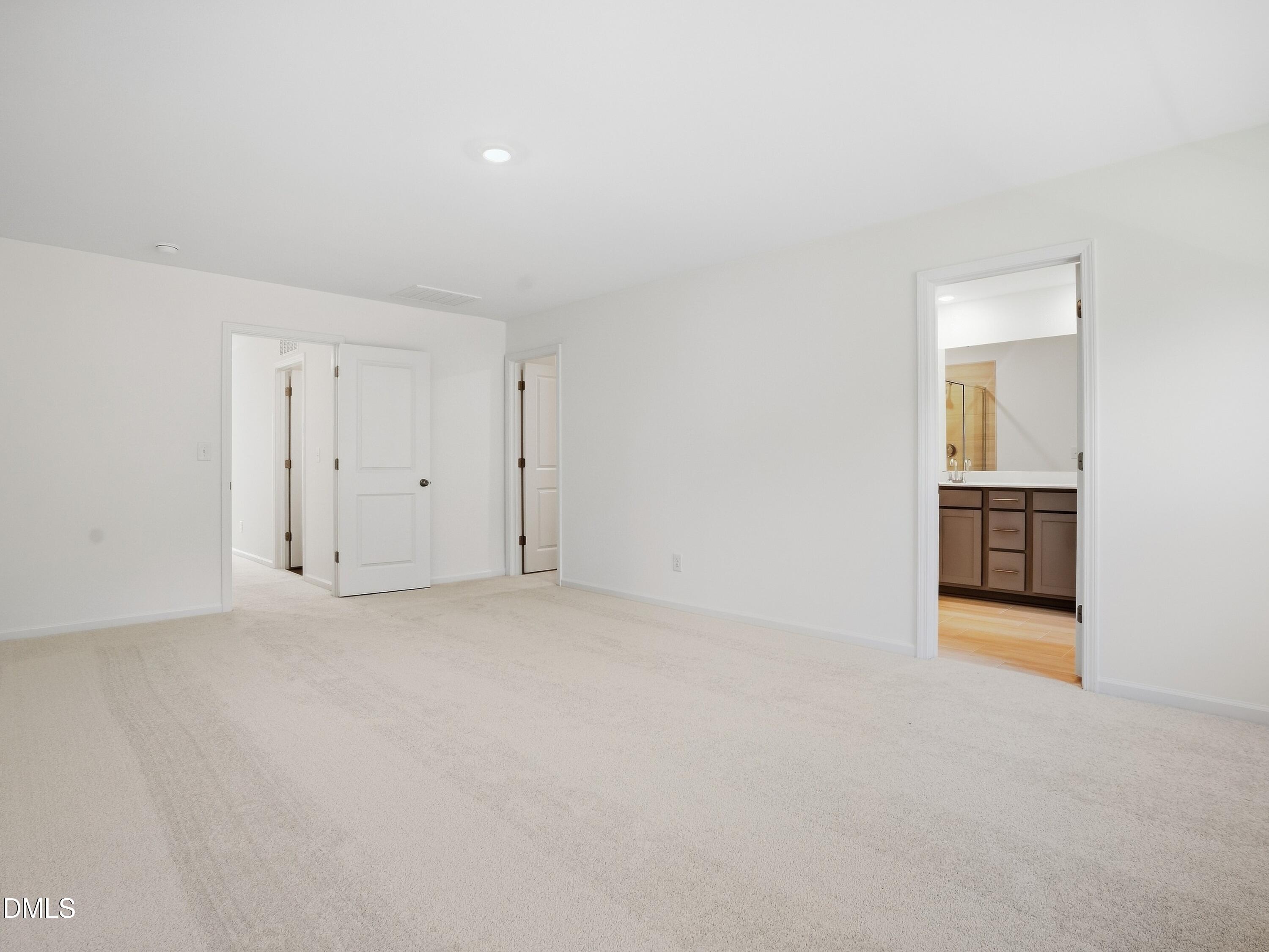 214 Deercroft Drive Property Photo 13