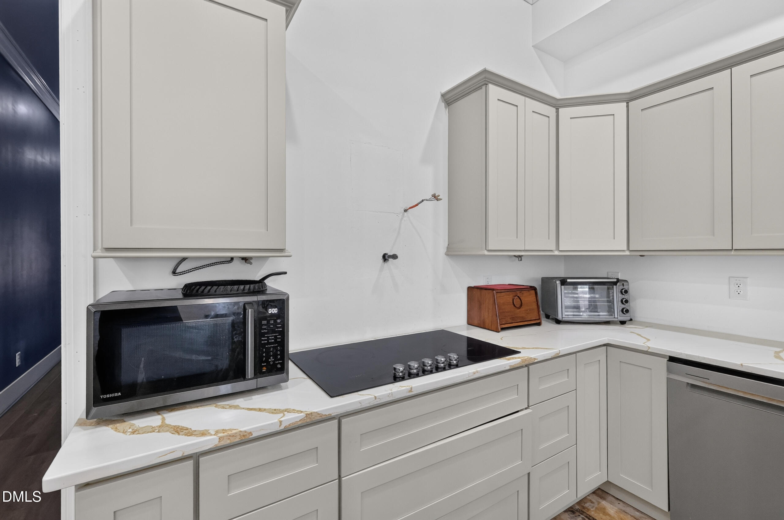 109 S Raiford Street Property Photo 32