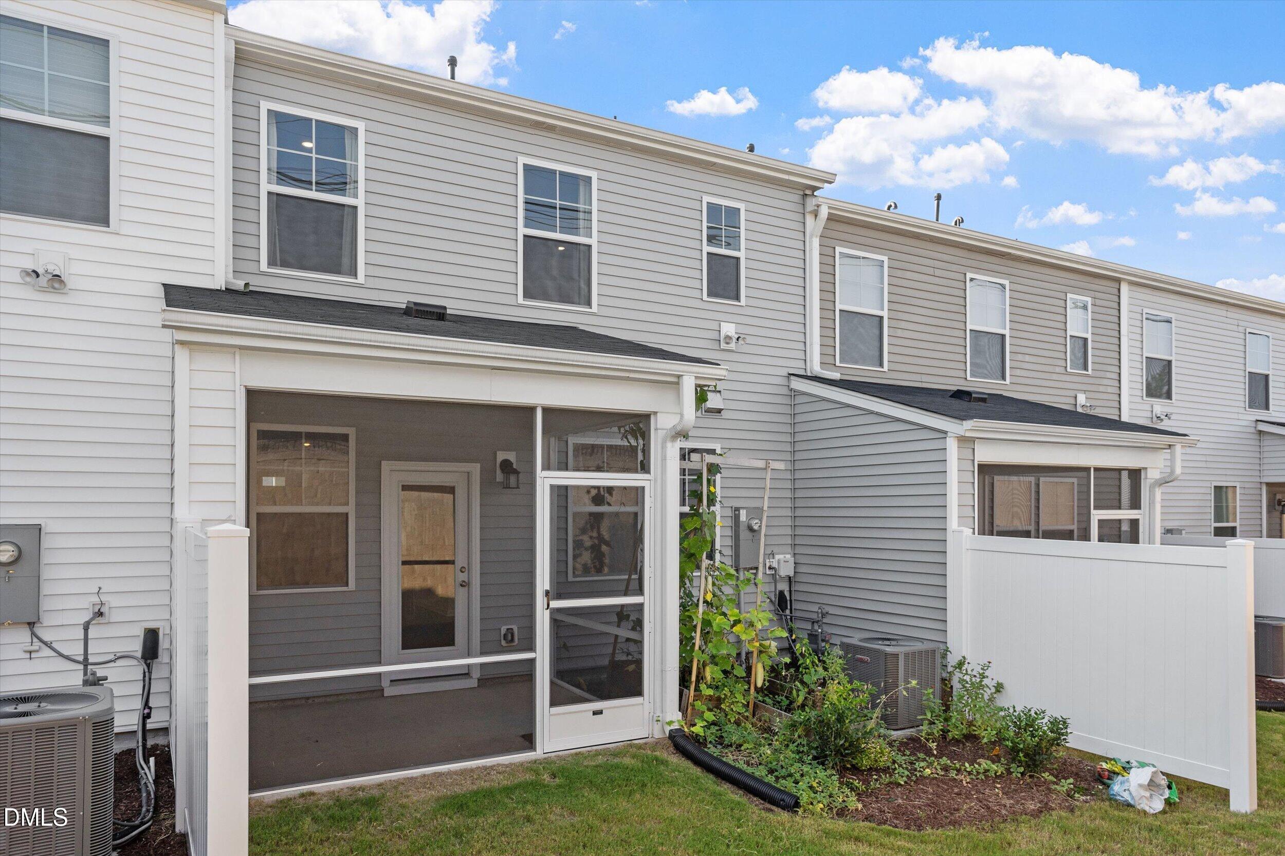 1203 Aberleigh Lane Property Photo 6