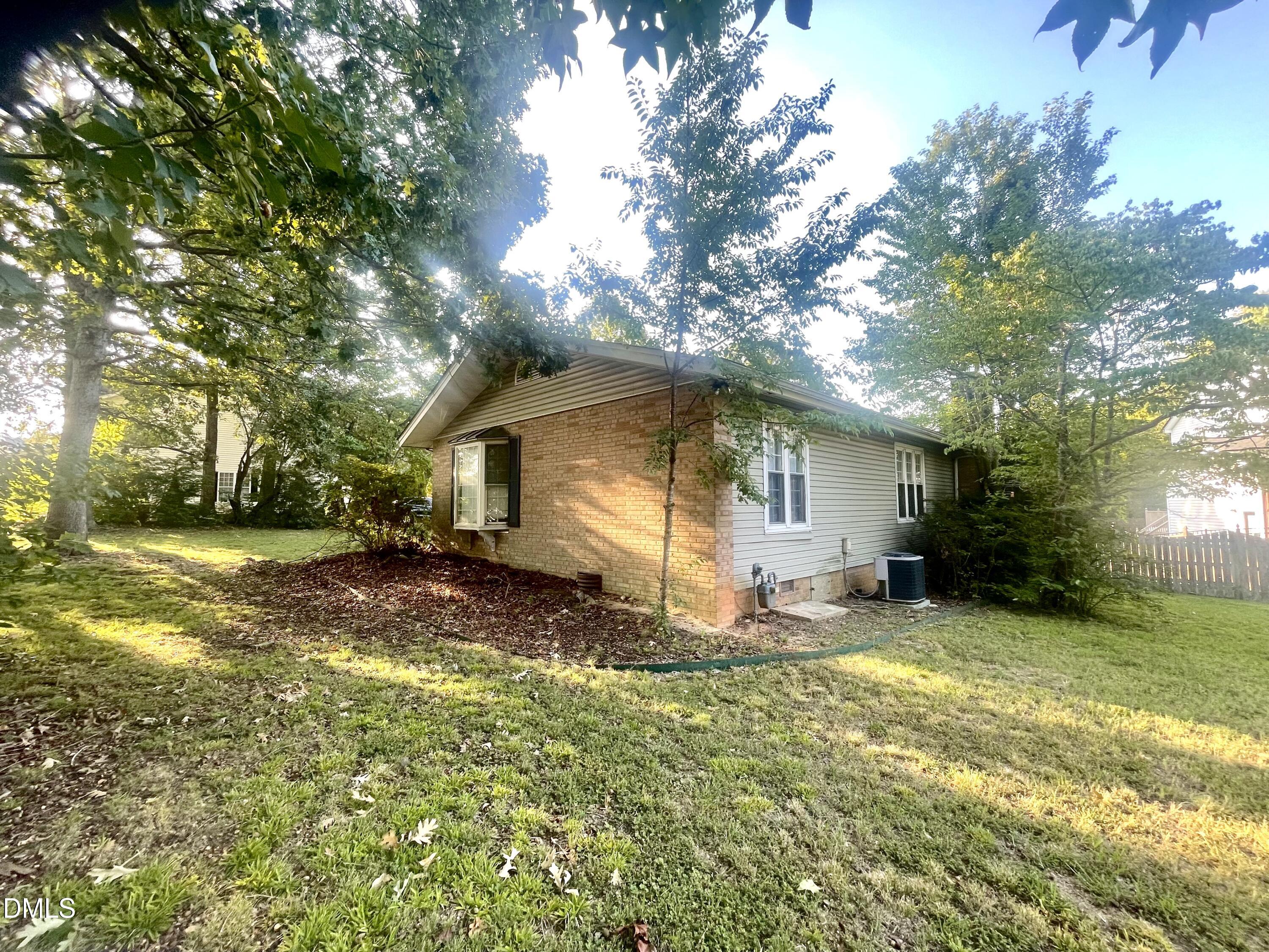 1232 Jamestowne Drive Property Photo 3