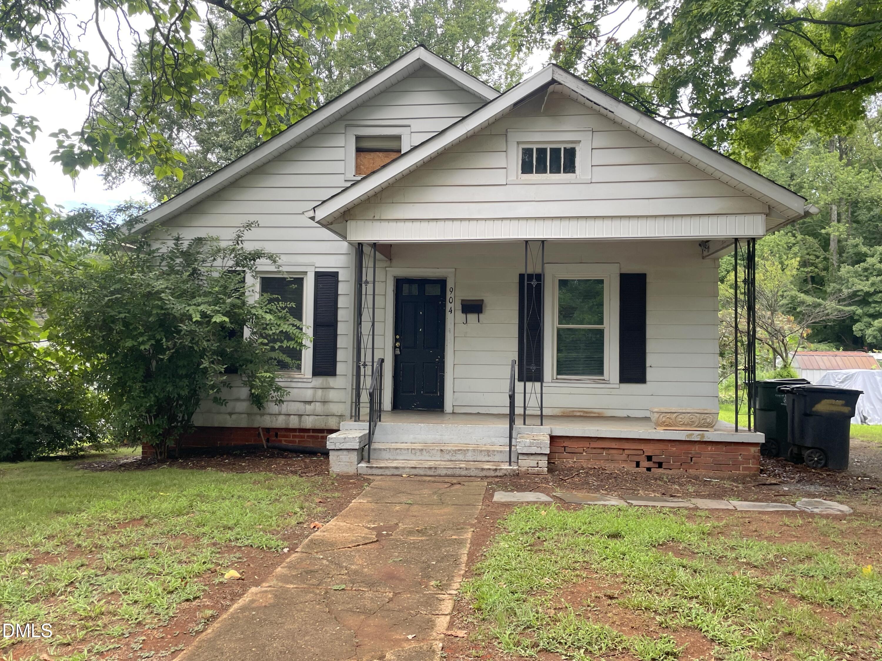 904 Stokes Street Property Photo 1