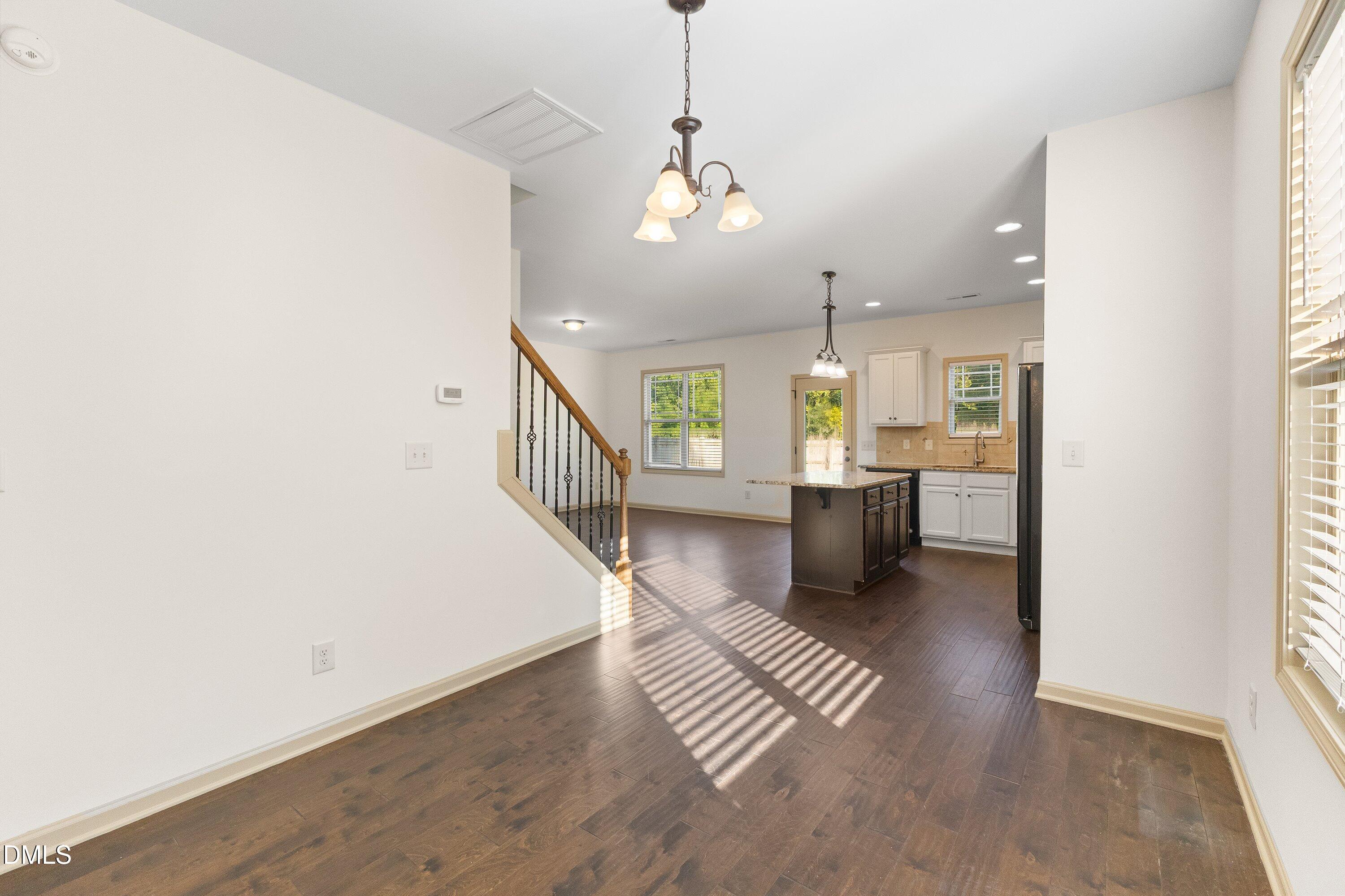 71 Golden Gate Parkway Property Photo 7