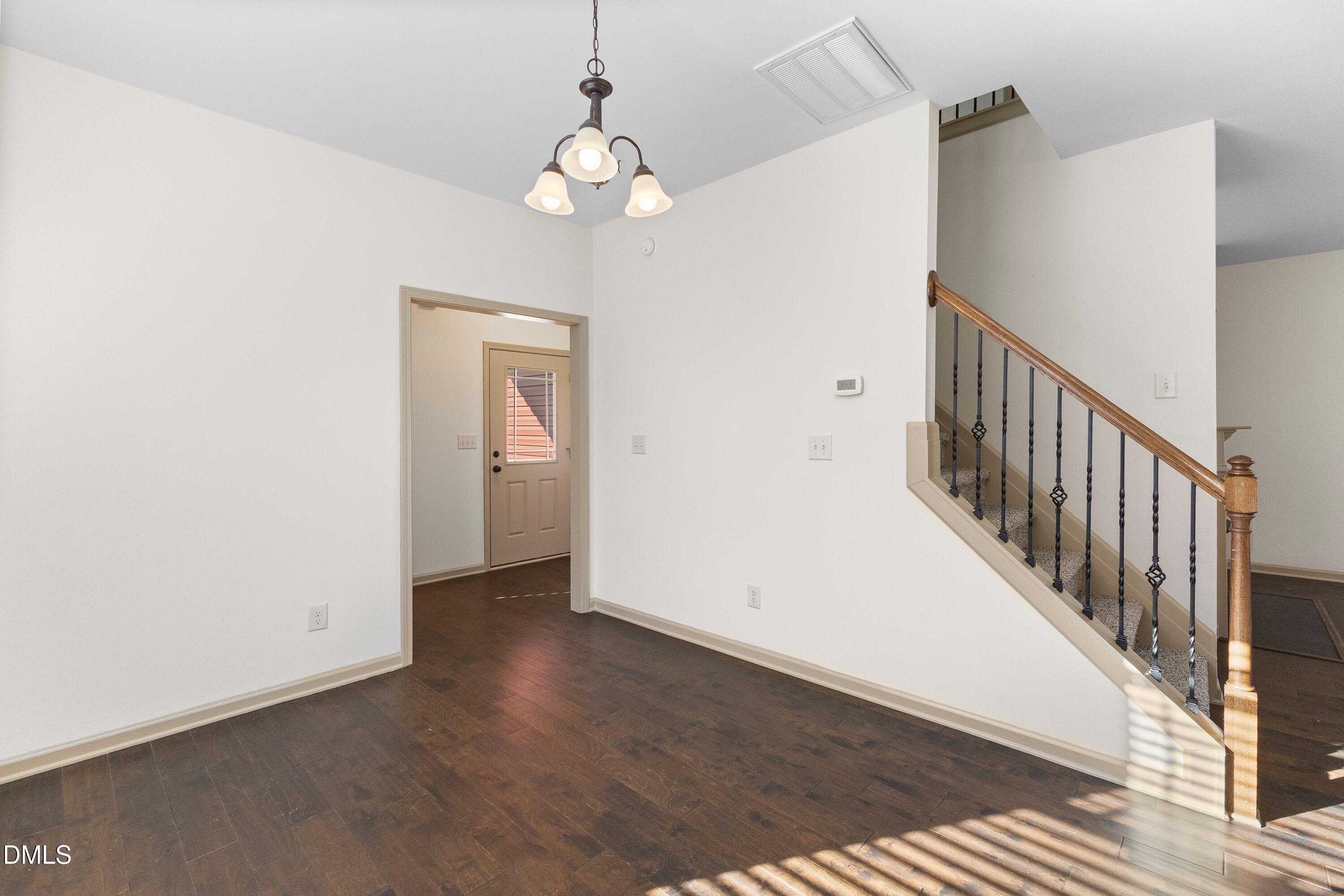 71 Golden Gate Parkway Property Photo 8