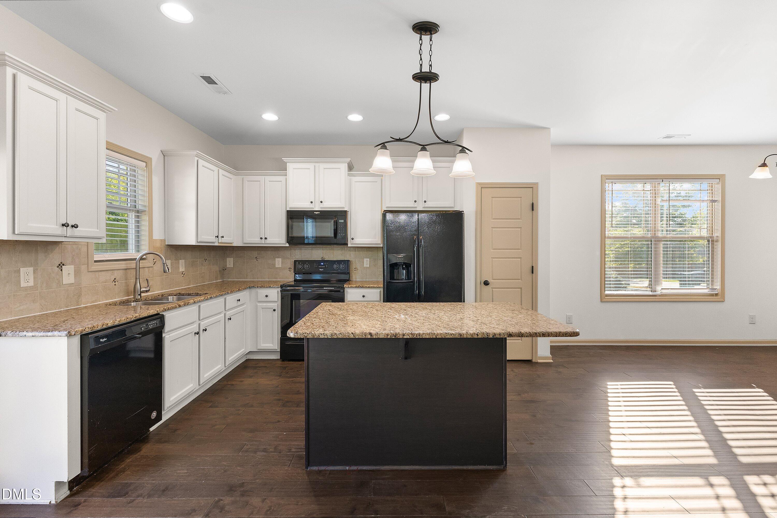 71 Golden Gate Parkway Property Photo 12