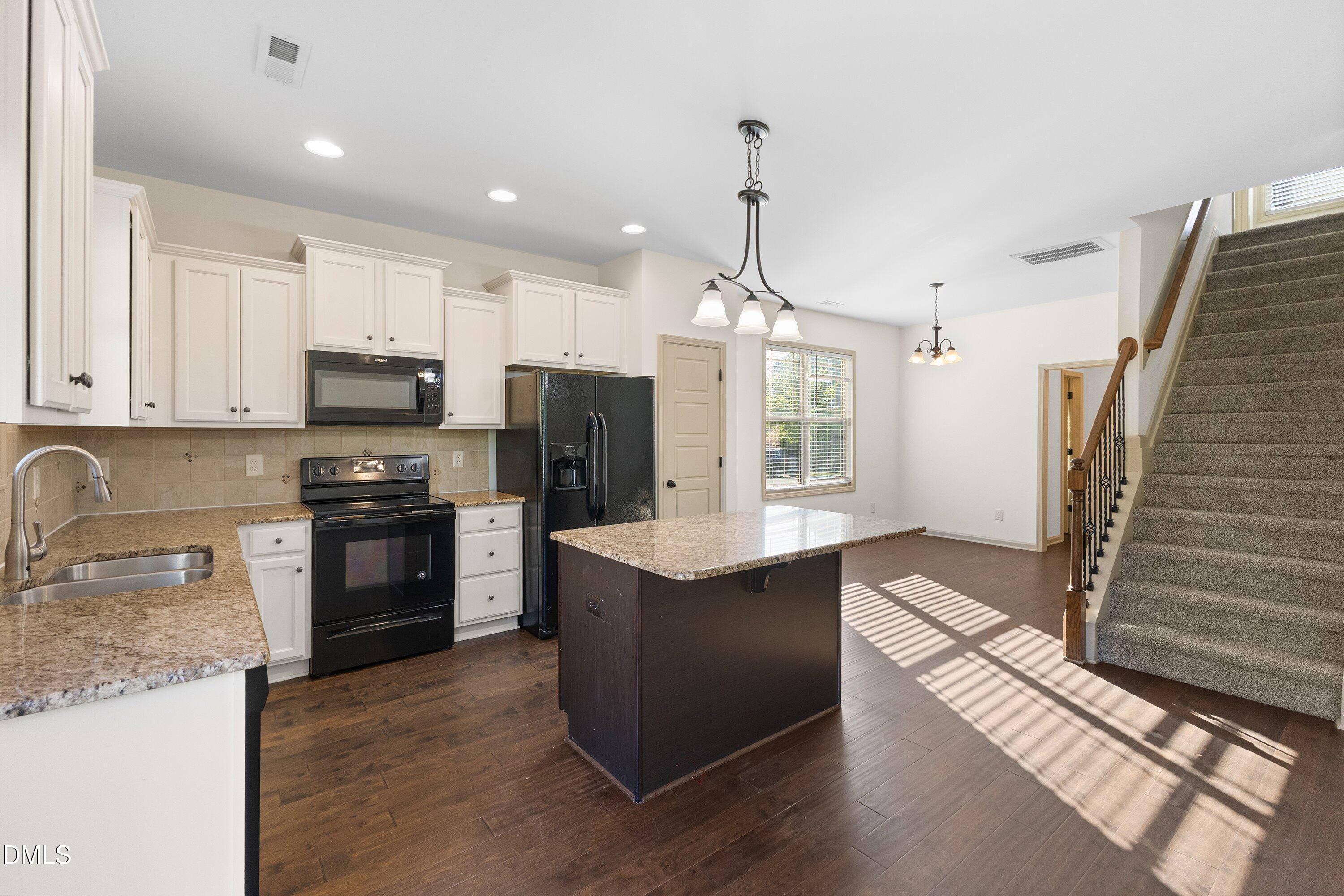 71 Golden Gate Parkway Property Photo 14