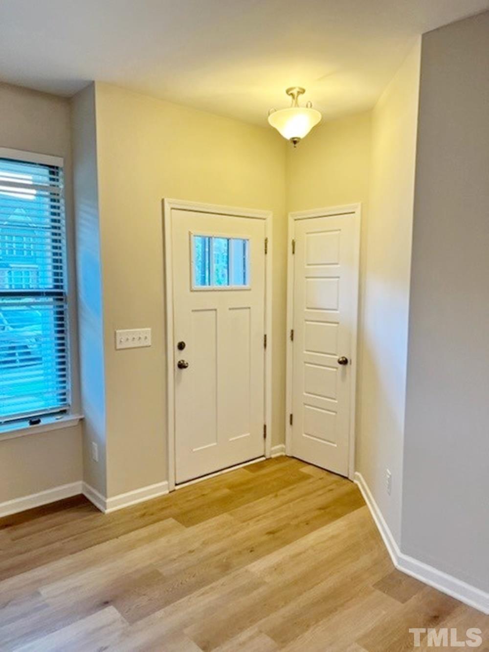 1126 Metropolitan Drive Property Photo 2