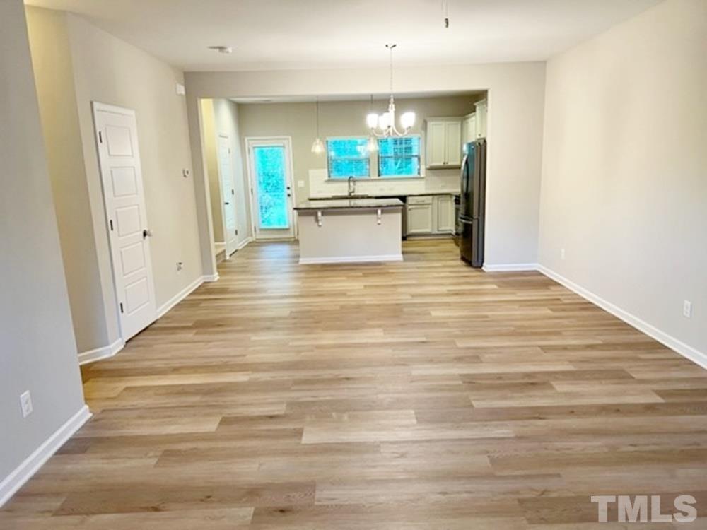 1126 Metropolitan Drive Property Photo 3