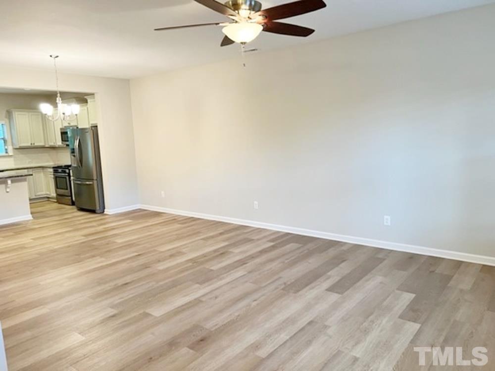 1126 Metropolitan Drive Property Photo 4