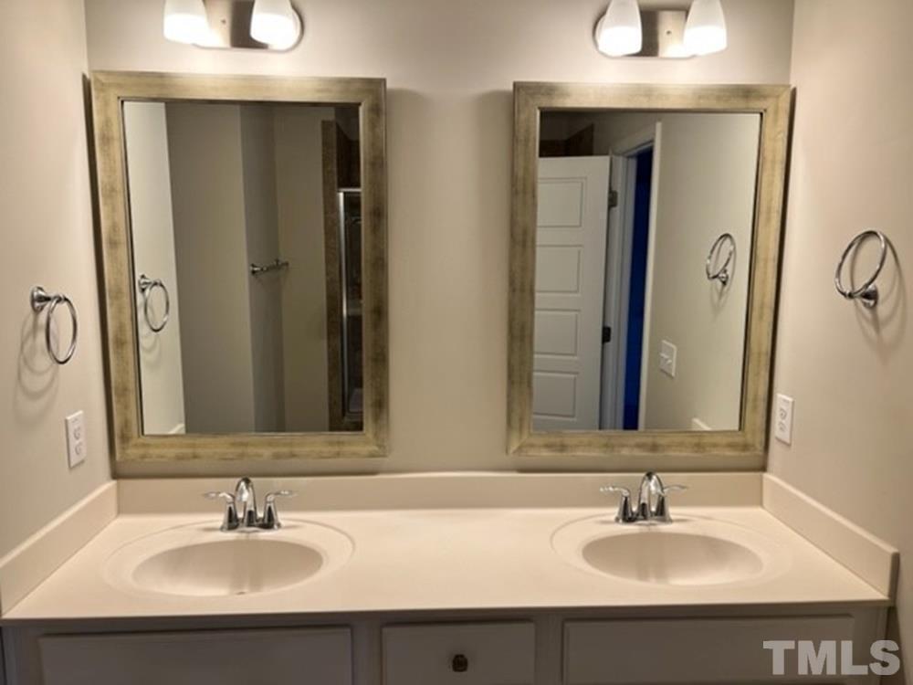 1126 Metropolitan Drive Property Photo 14