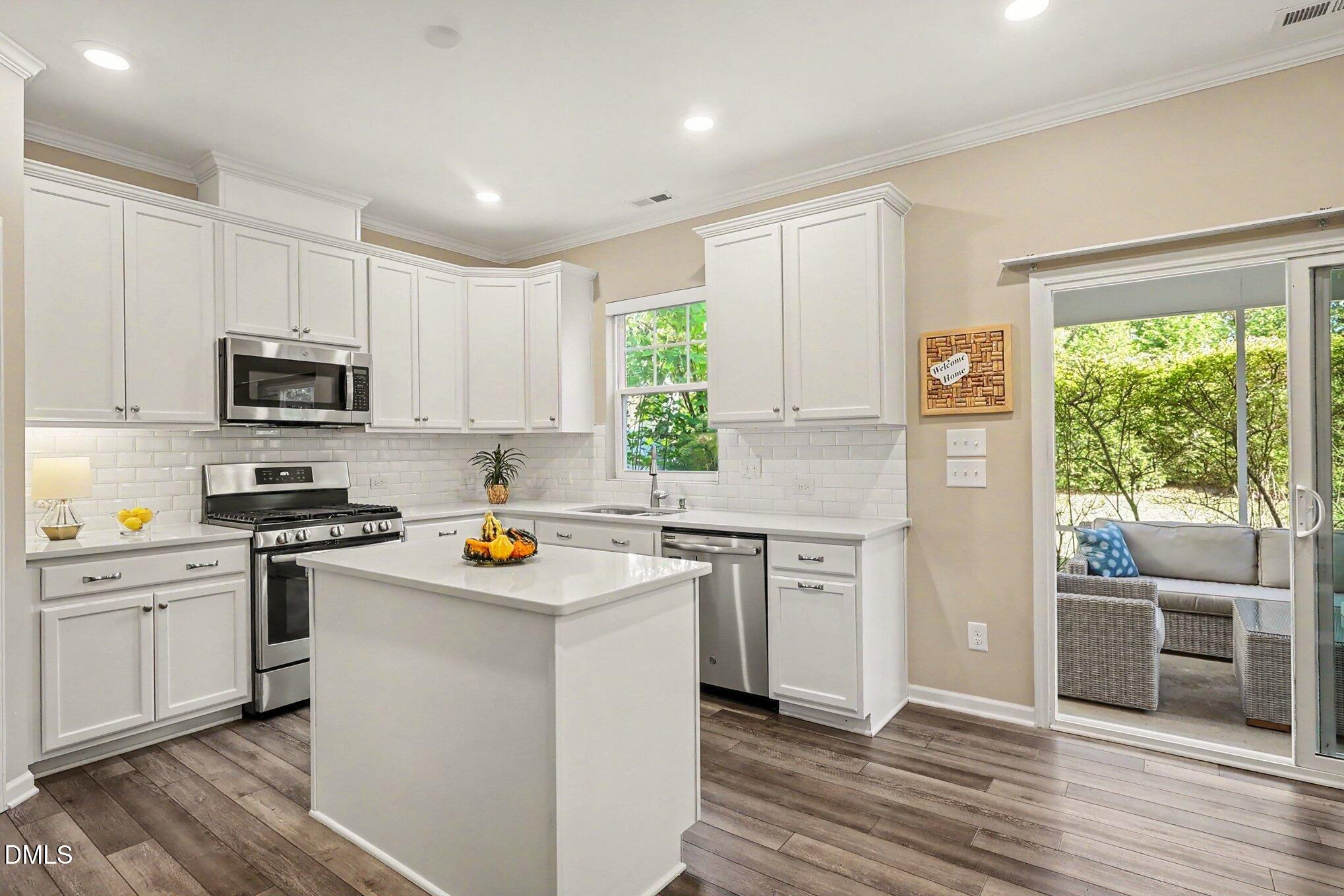 1004 Bellewood Park Drive Property Photo 10