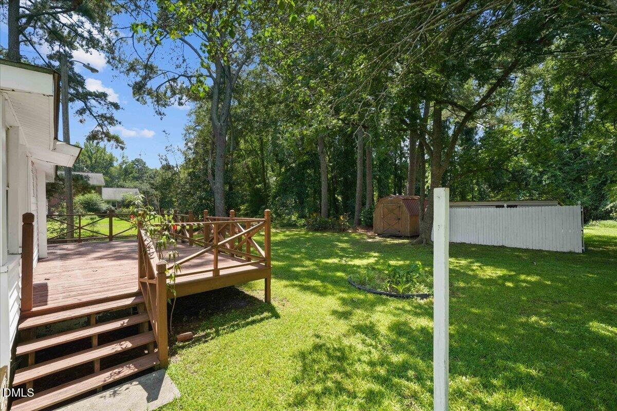 305 E 1st Street Property Photo 2