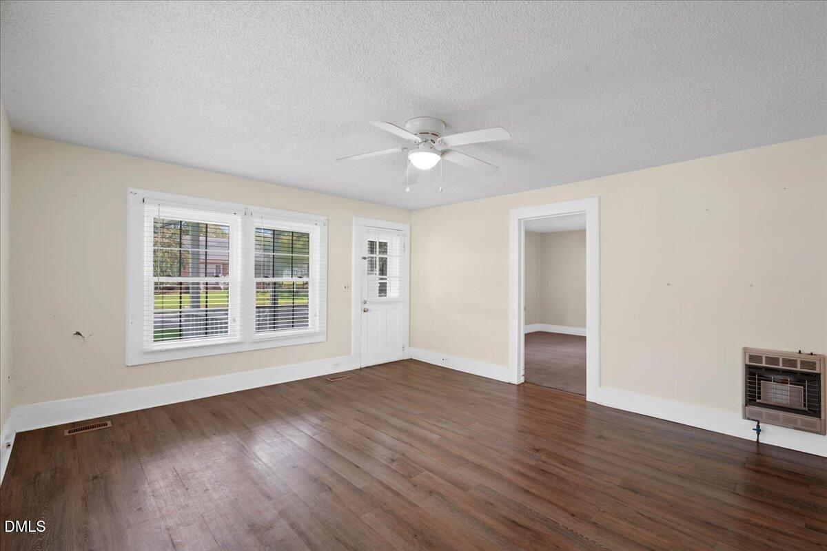 305 E 1st Street Property Photo 13