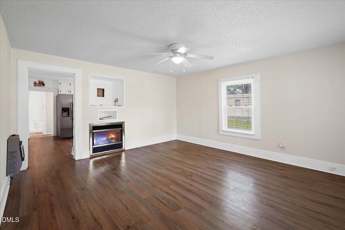305 E 1st Street Property Photo 20