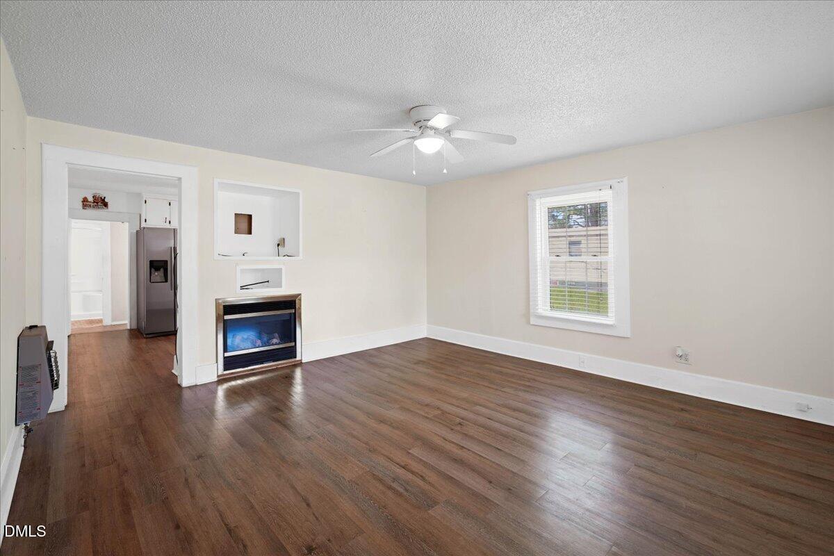 305 E 1st Street Property Photo 21
