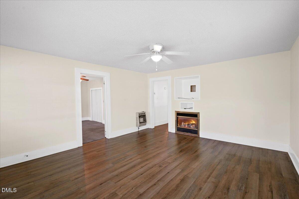 305 E 1st Street Property Photo 22
