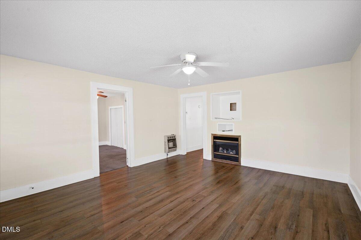 305 E 1st Street Property Photo 23