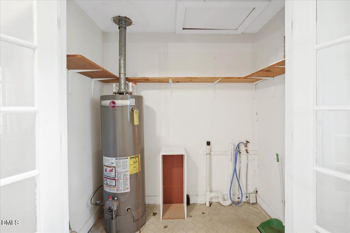 305 E 1st Street Property Photo 37
