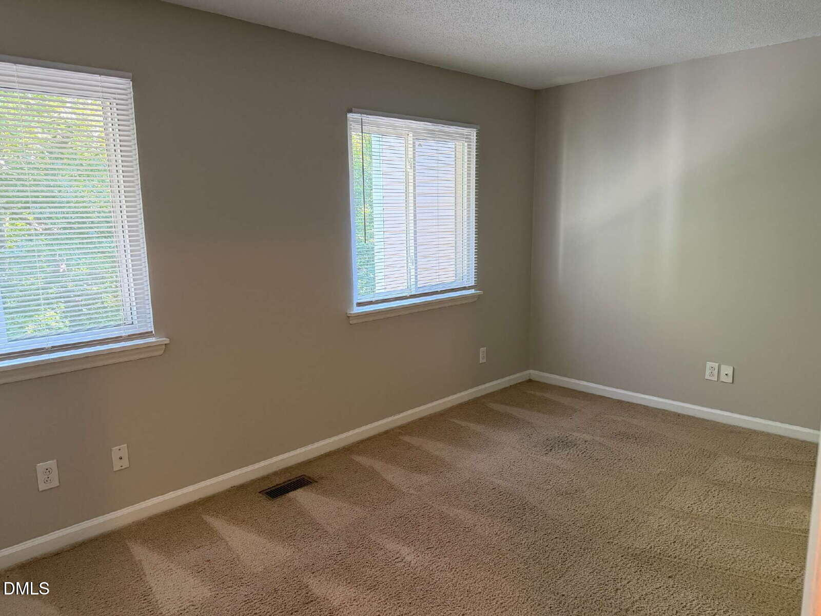 800 Fargo Street E3 Property Photo 17
