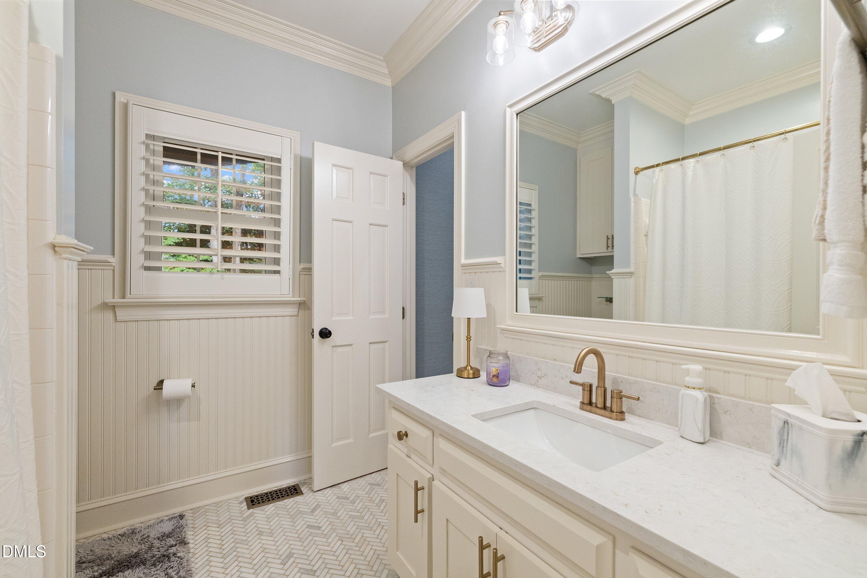 304 Versailles Drive Property Photo 33