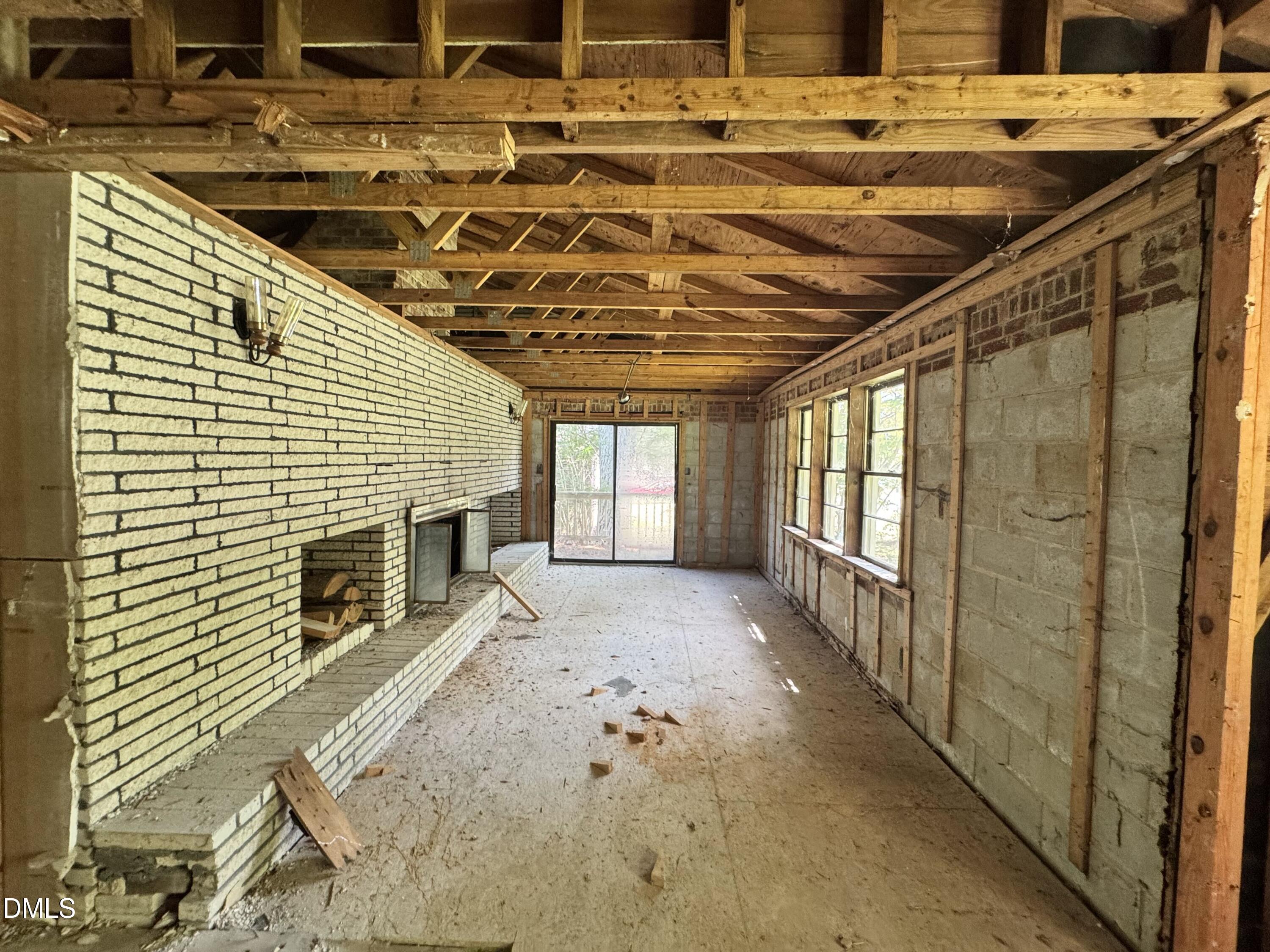 302 E Bute Street Property Photo 3