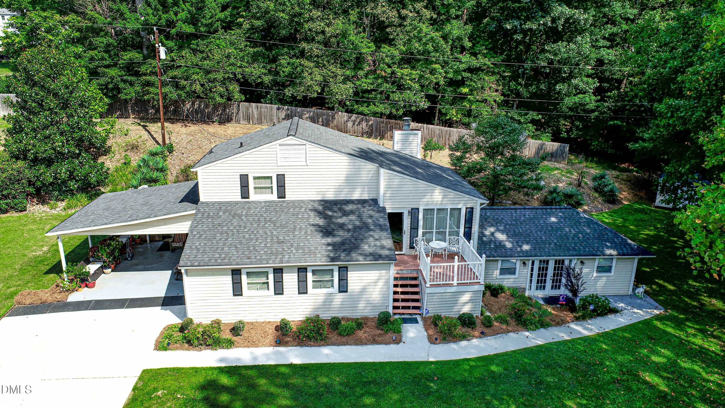 2311 Oakcliffe Drive Property Photo 1