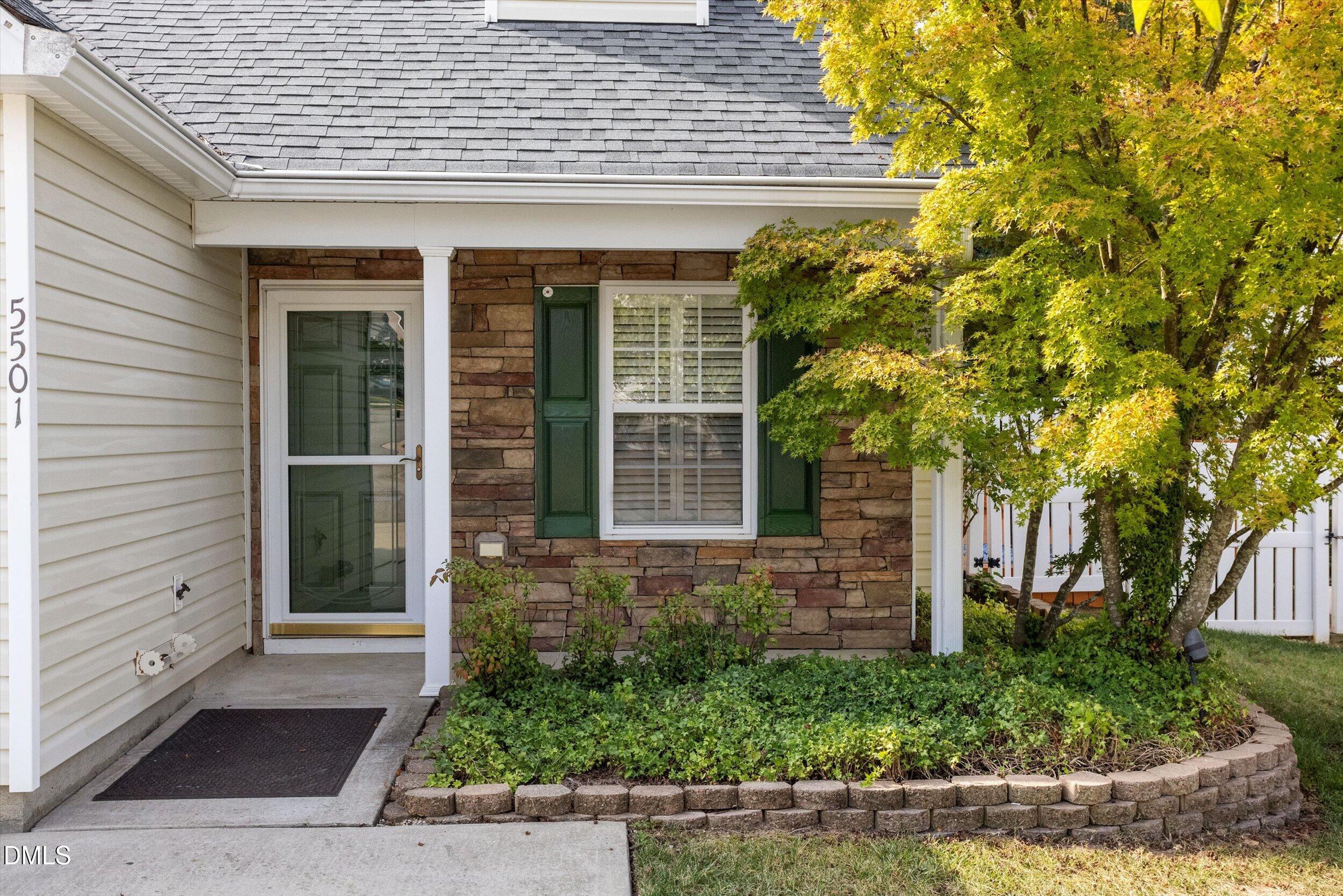 5501 Golden Moss Trail Property Photo 3