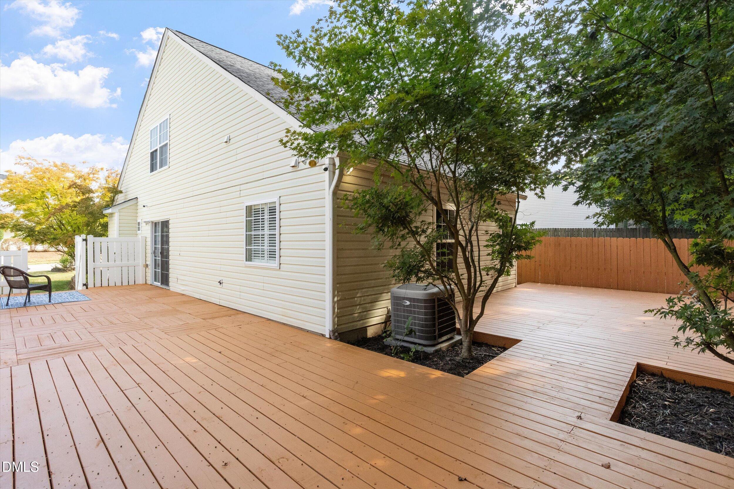 5501 Golden Moss Trail Property Photo 6
