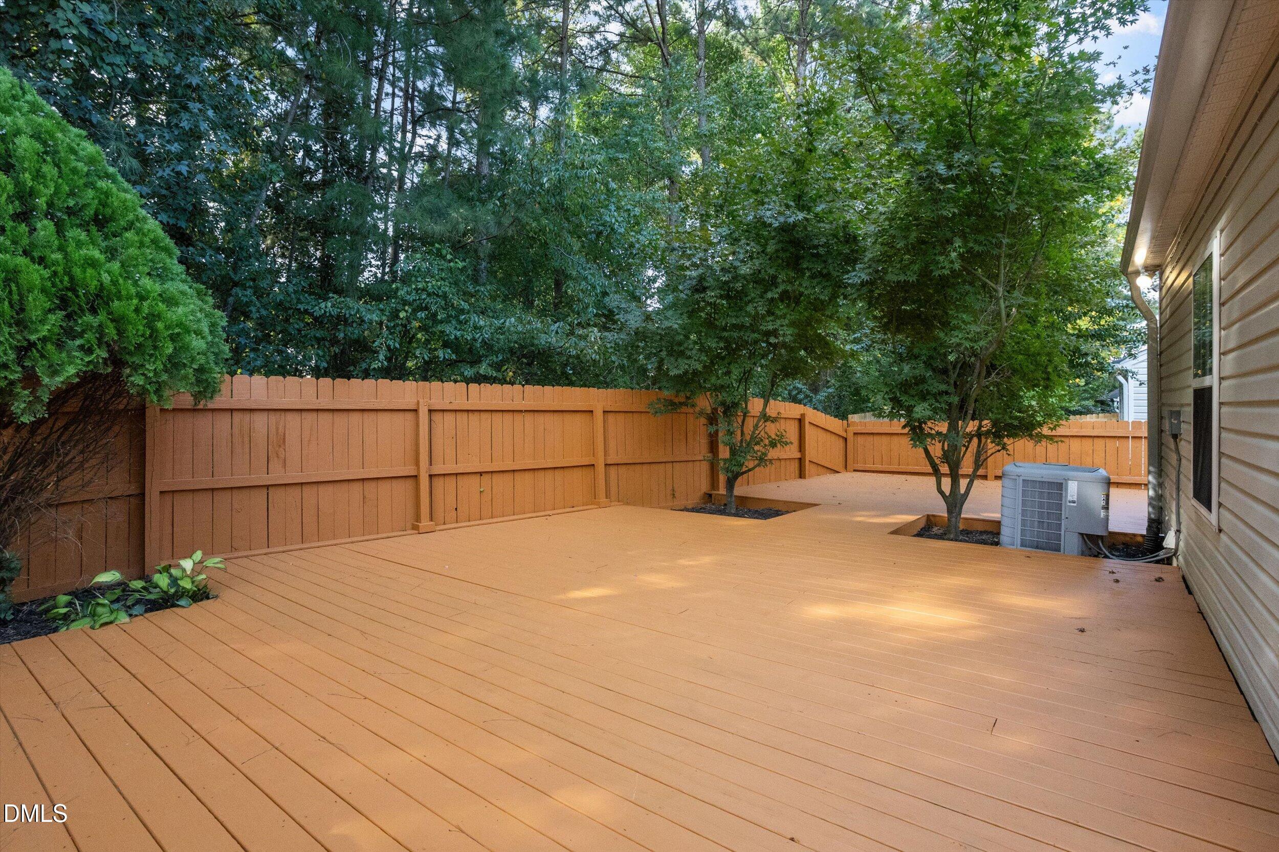 5501 Golden Moss Trail Property Photo 8