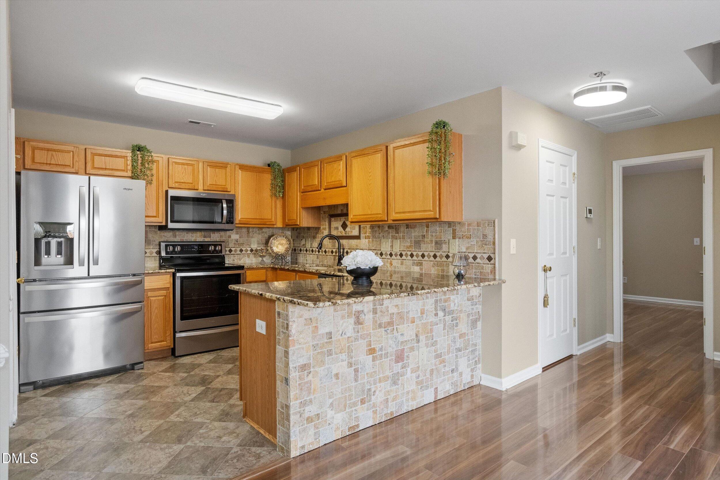 5501 Golden Moss Trail Property Photo 16