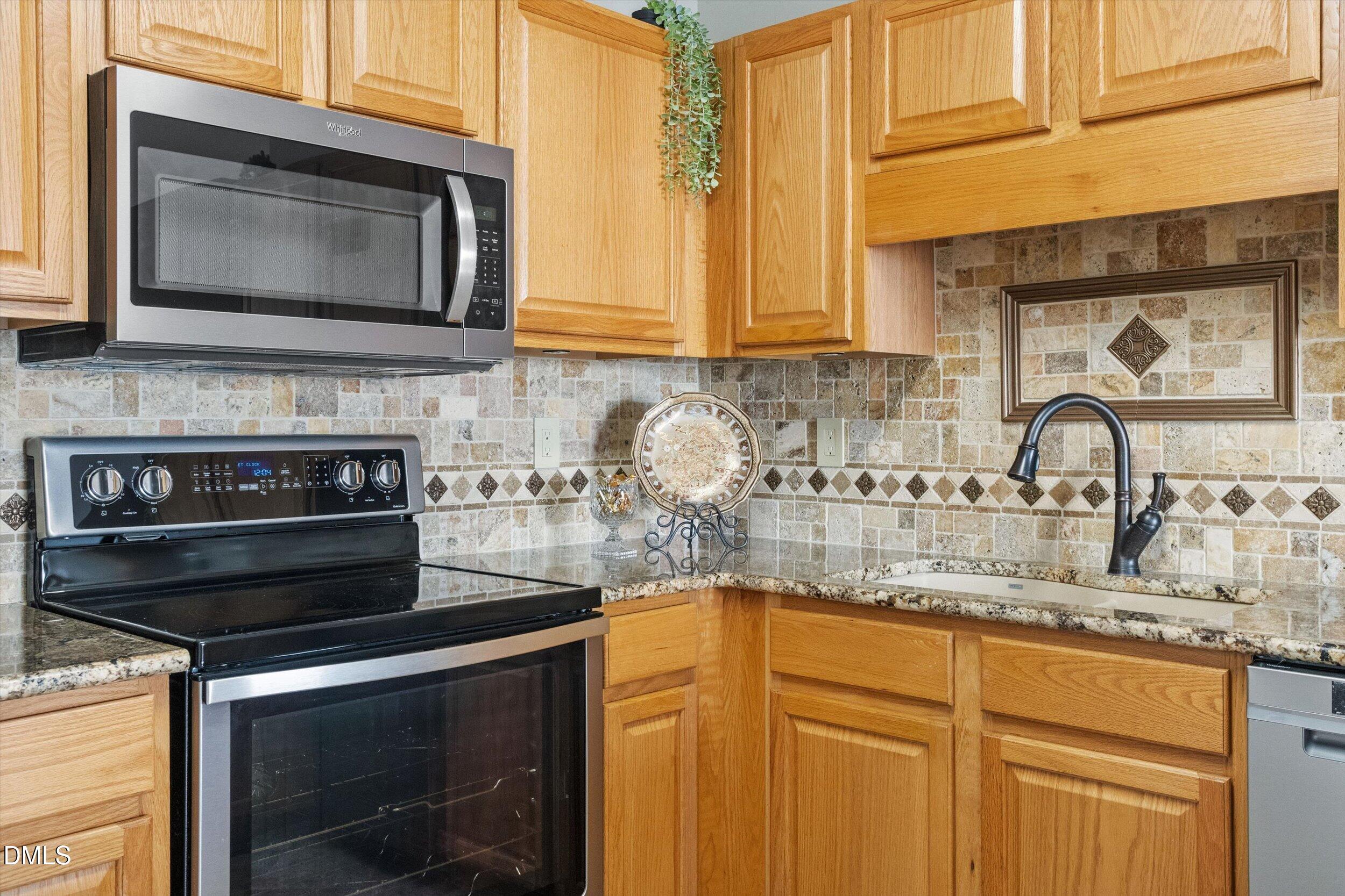 5501 Golden Moss Trail Property Photo 17