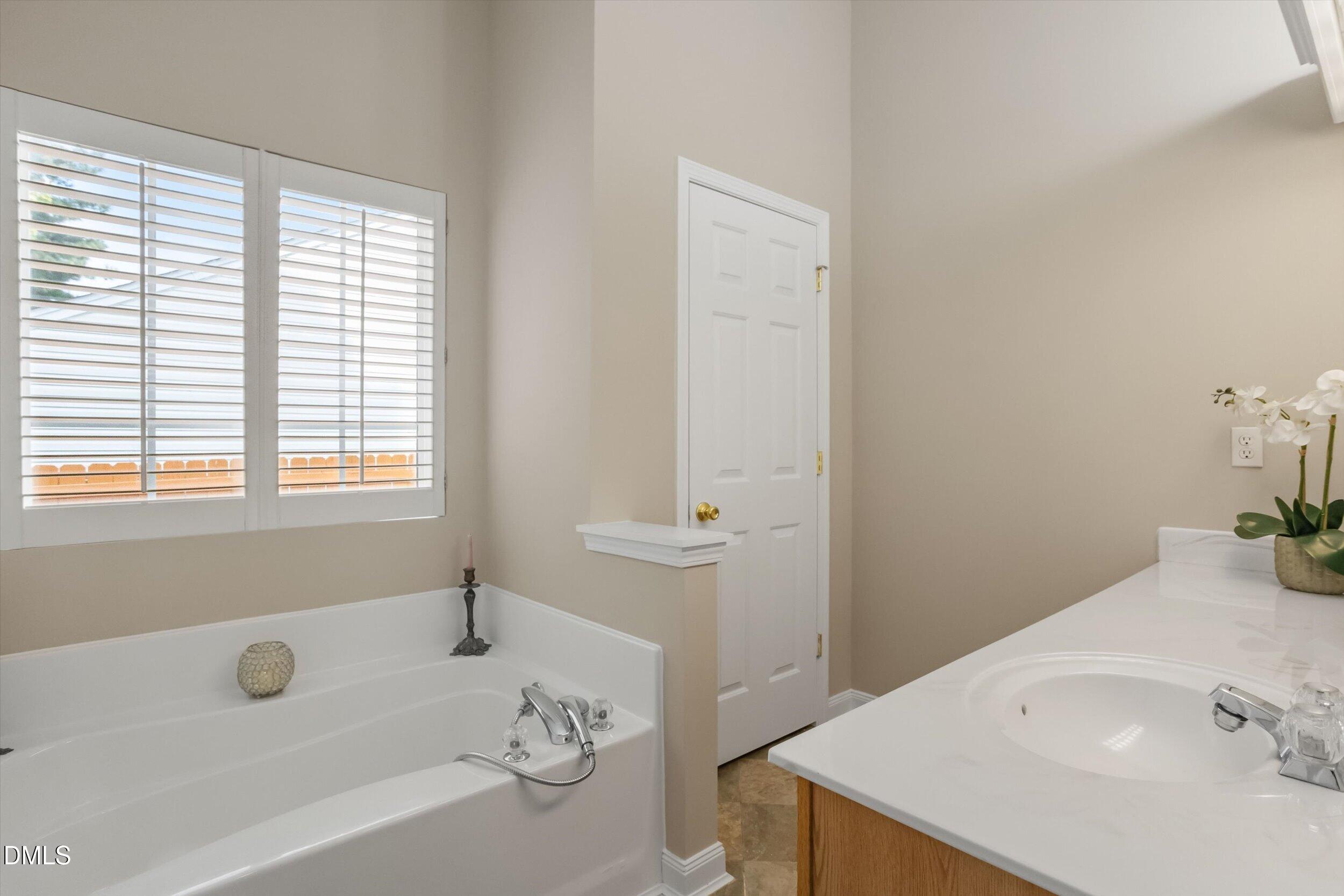 5501 Golden Moss Trail Property Photo 25
