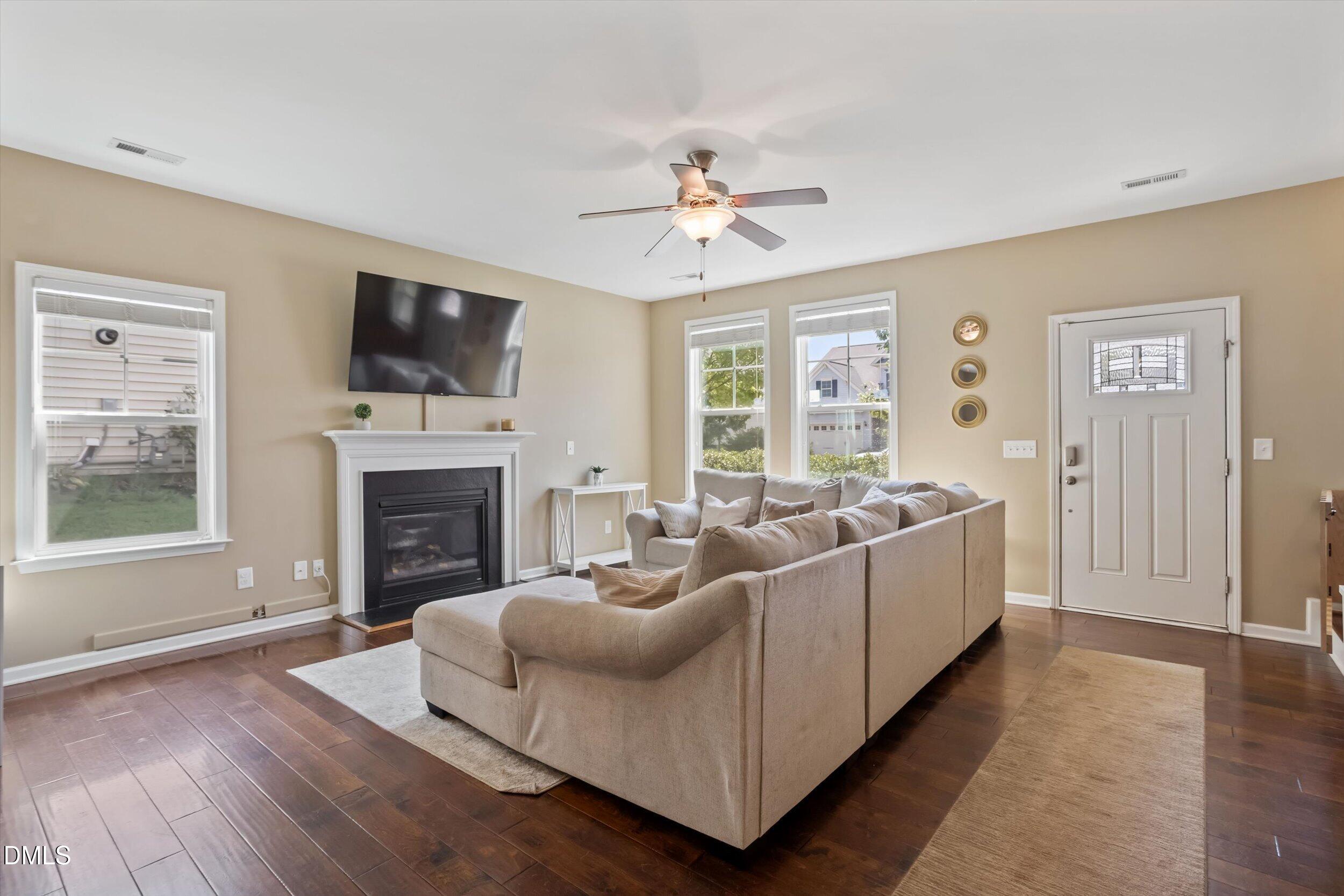 4812 Quiet Creek Lane Property Photo 4