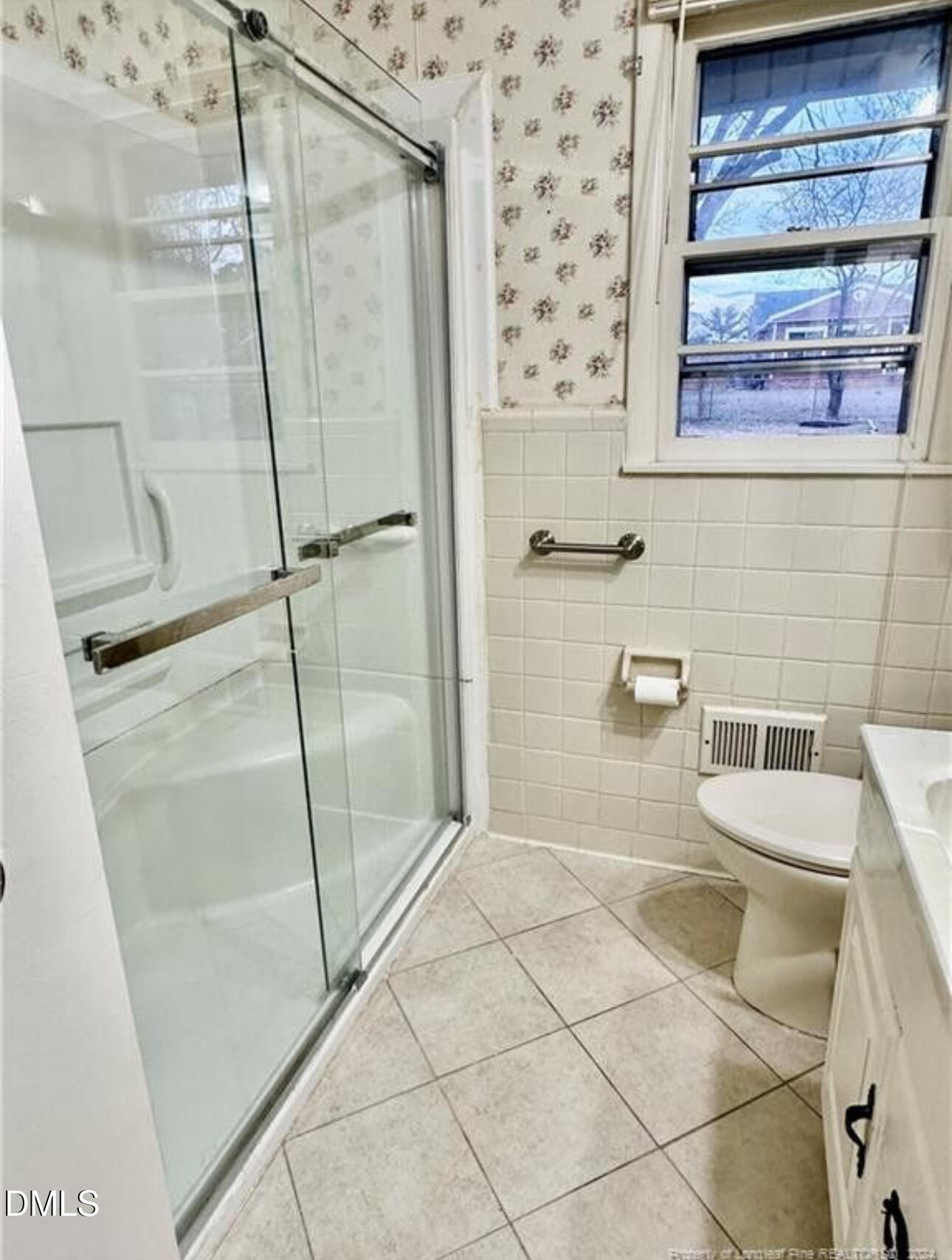 5214 Rodwell Road Property Photo 8