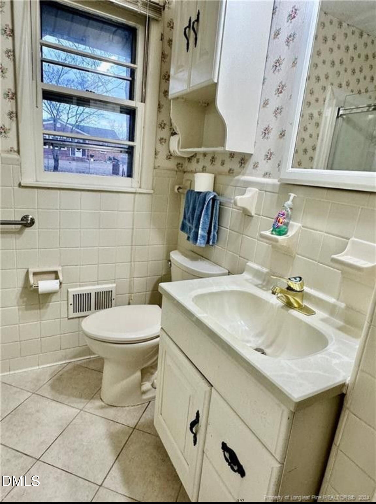 5214 Rodwell Road Property Photo 9